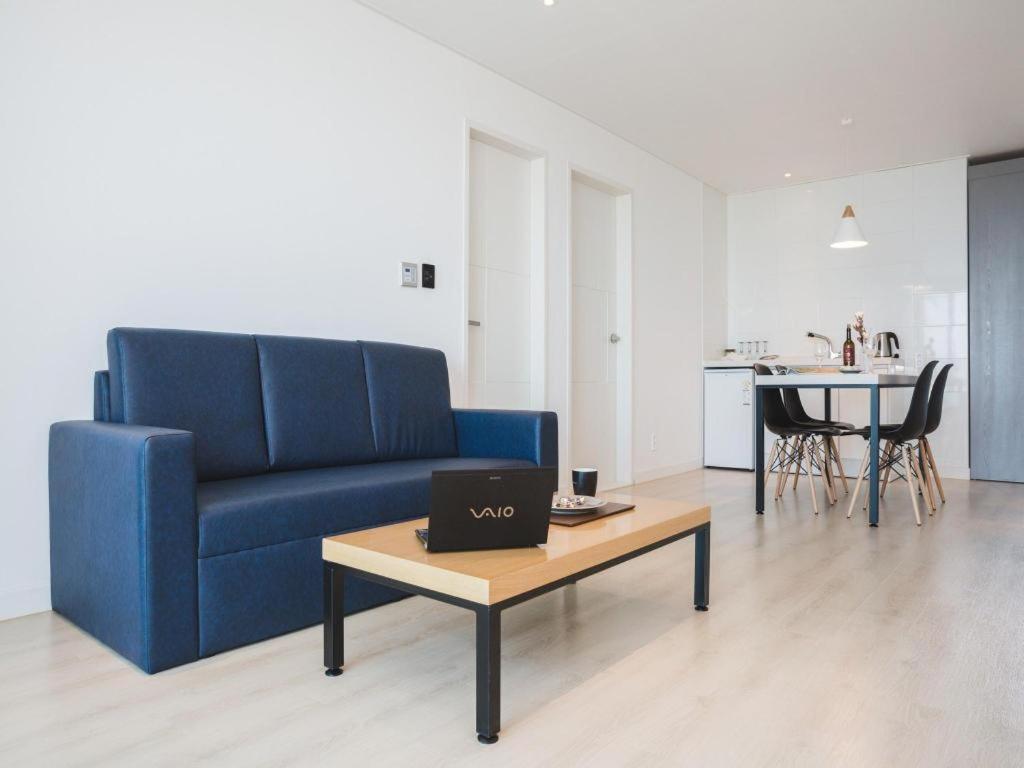 Sallys Jeju Hotel Екстер'єр фото