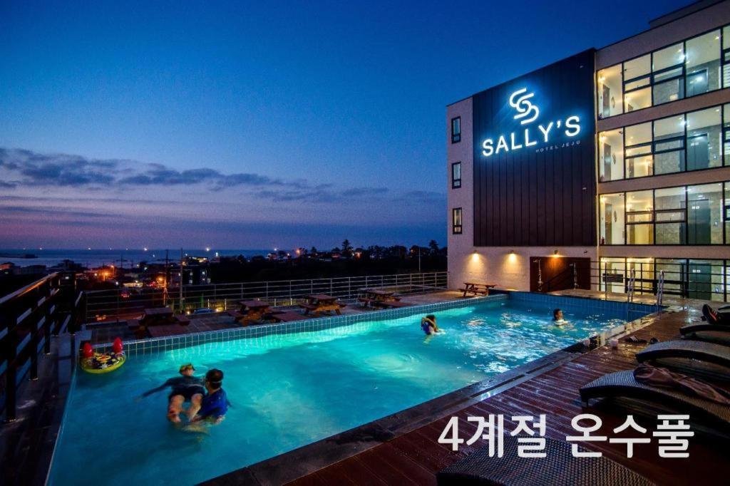 Sallys Jeju Hotel Екстер'єр фото